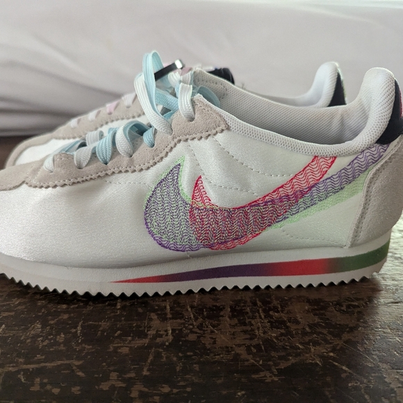 Nike Cortez Be True NWOT Summit White Black Multi - Picture 1 of 6
